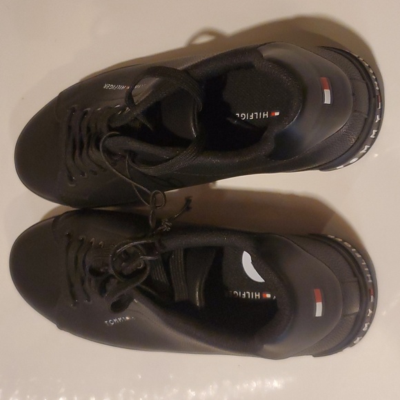 New Tommy Hilfiger Sneakers - Picture 3 of 7